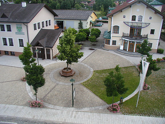 Dorfplatz-2003_03.jpg  